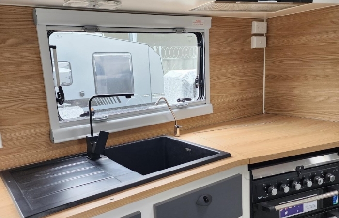 caravan-inside-video-img
